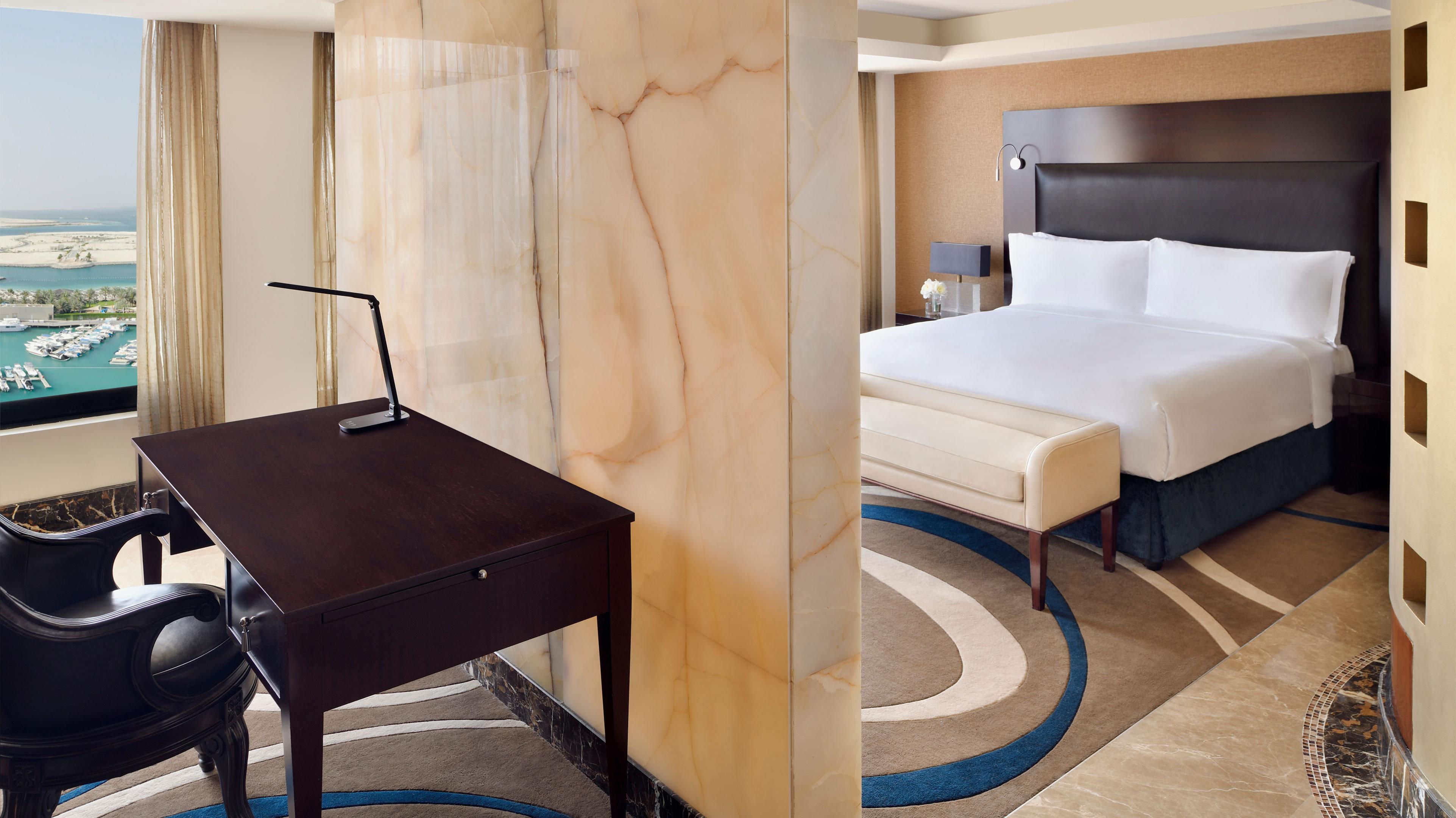 InterContinental Abu Dhabi, an IHG Hotel Bagian luar foto A guest room at the hotel